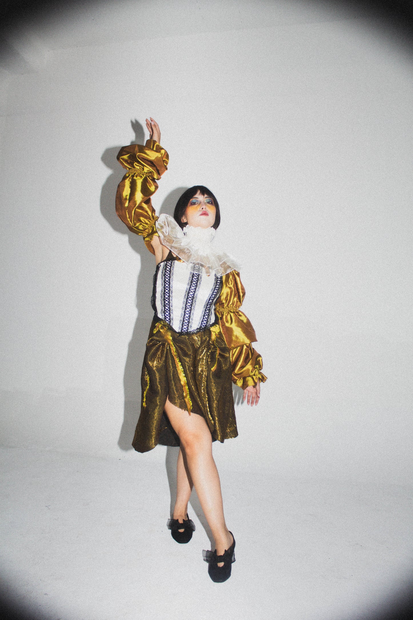 Magda Sleeves & Skirt Set