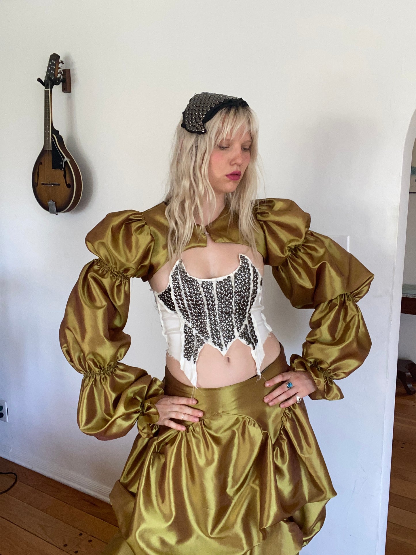 Magda Sleeves & Skirt Set