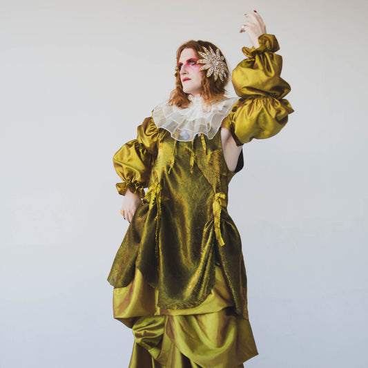 Magda Sleeves & Skirt Set