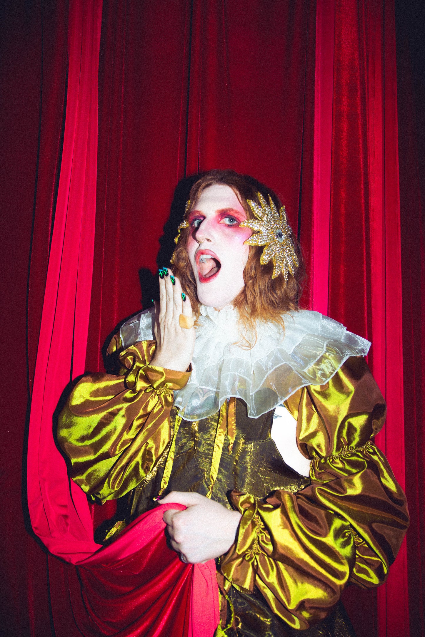 Magda Sleeves & Skirt Set